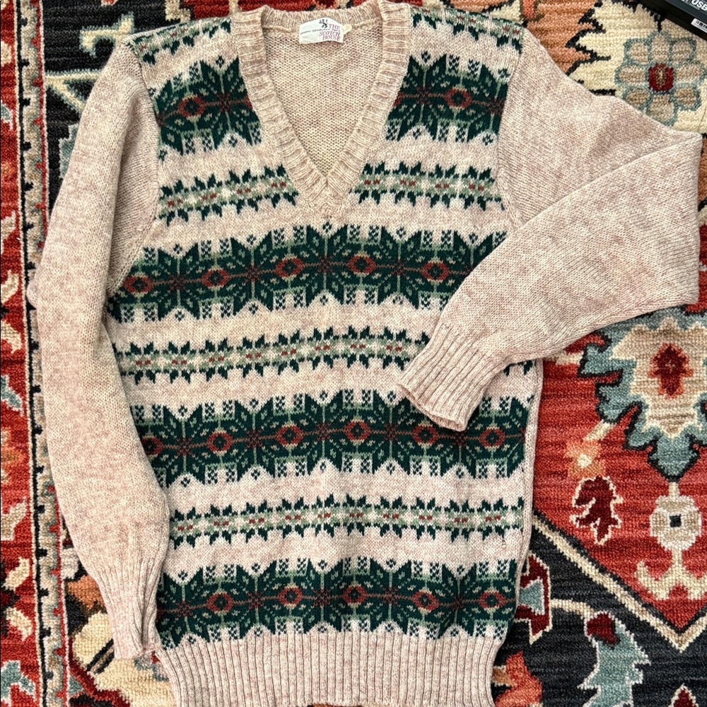 Classic V-Neck Sweater in Beige and Green